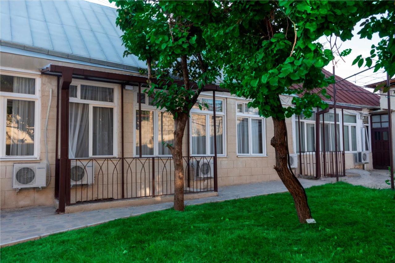 Отель Tiflis Garden Экстерьер фото